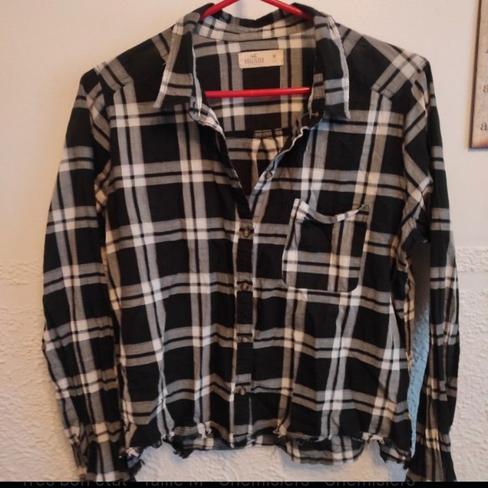 HOLLISTER | Black and white shirt